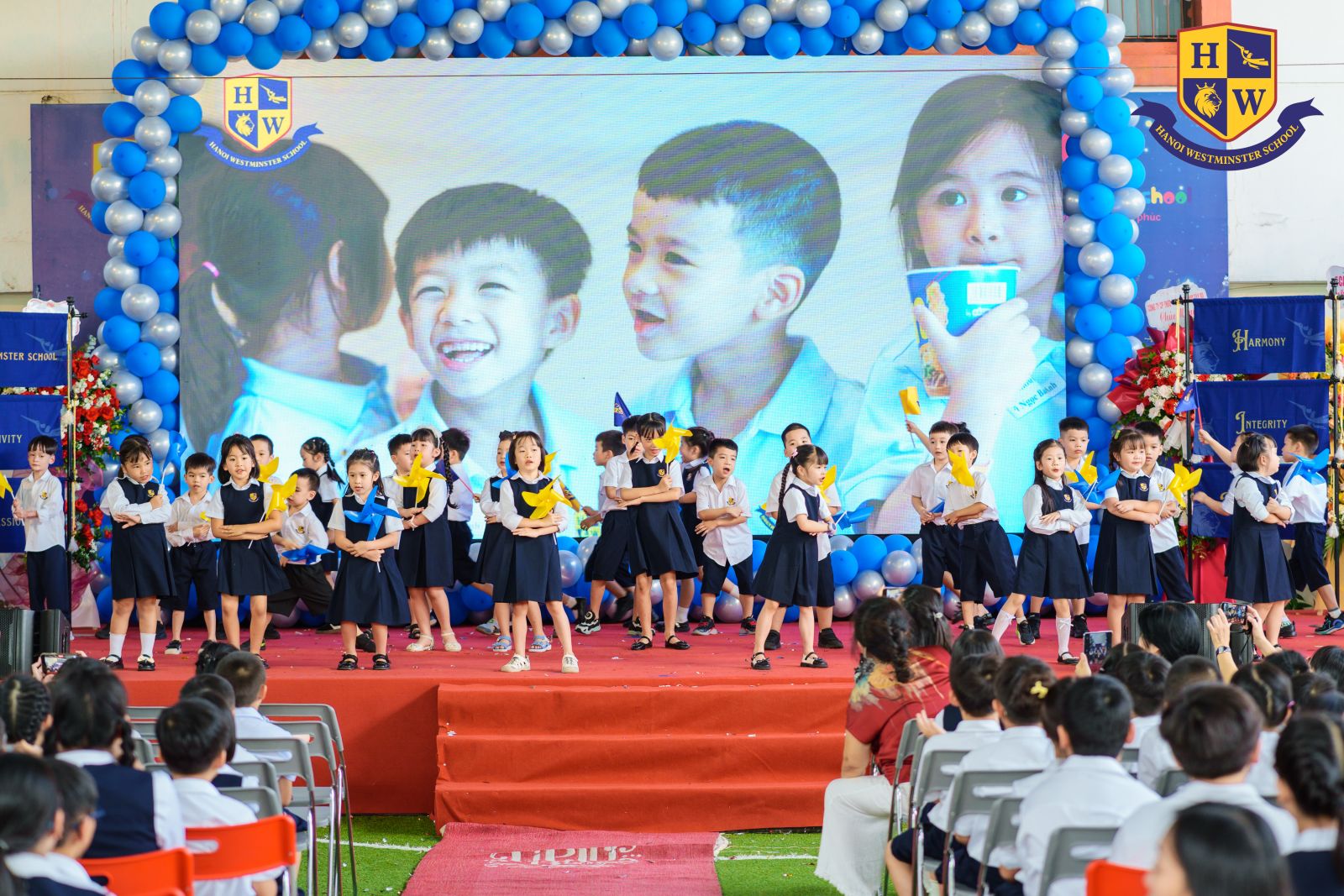 khai giang Hanoi Westminster School 