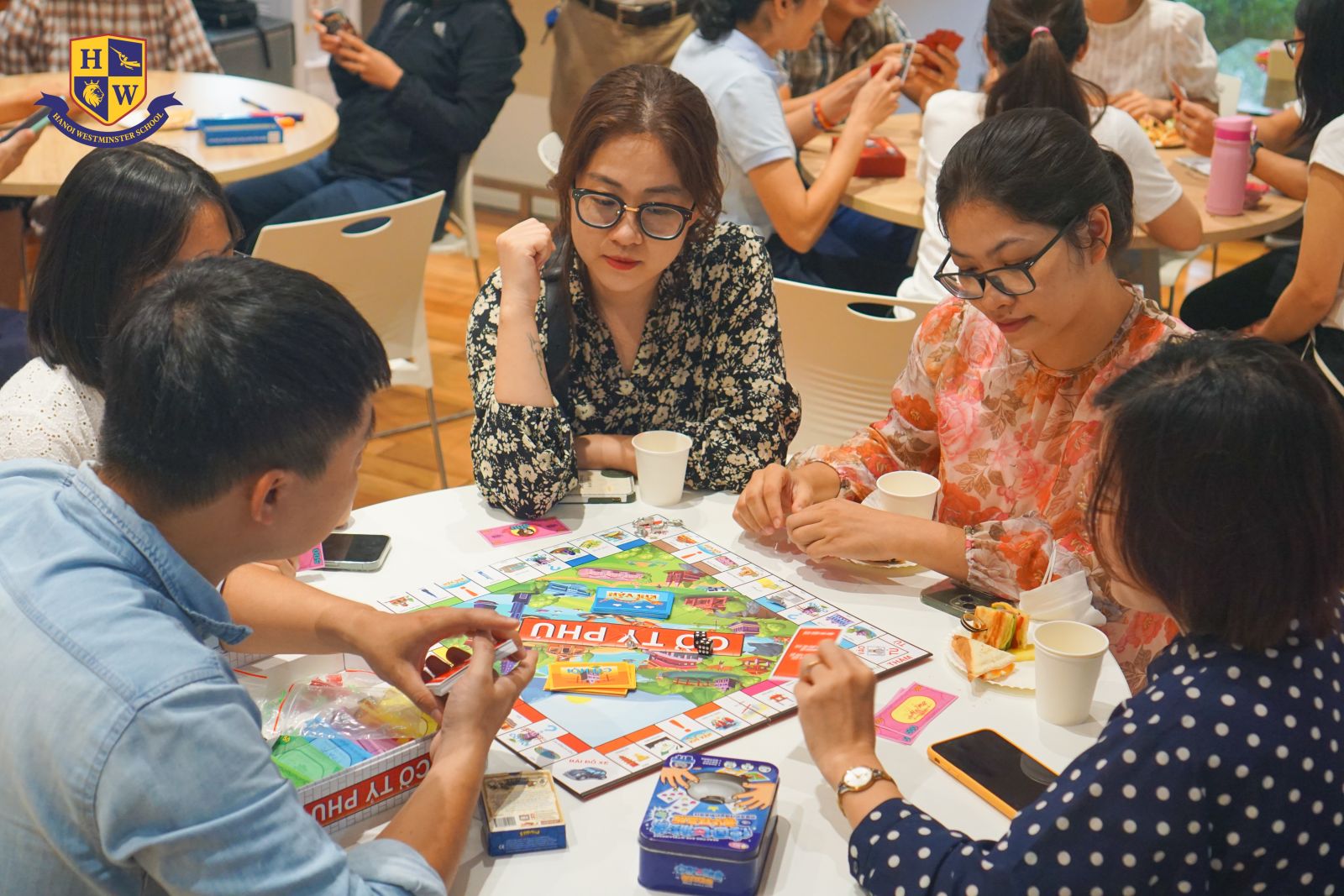 Lợi ích của trò chơi gia đình: Vừa học vừa chơi